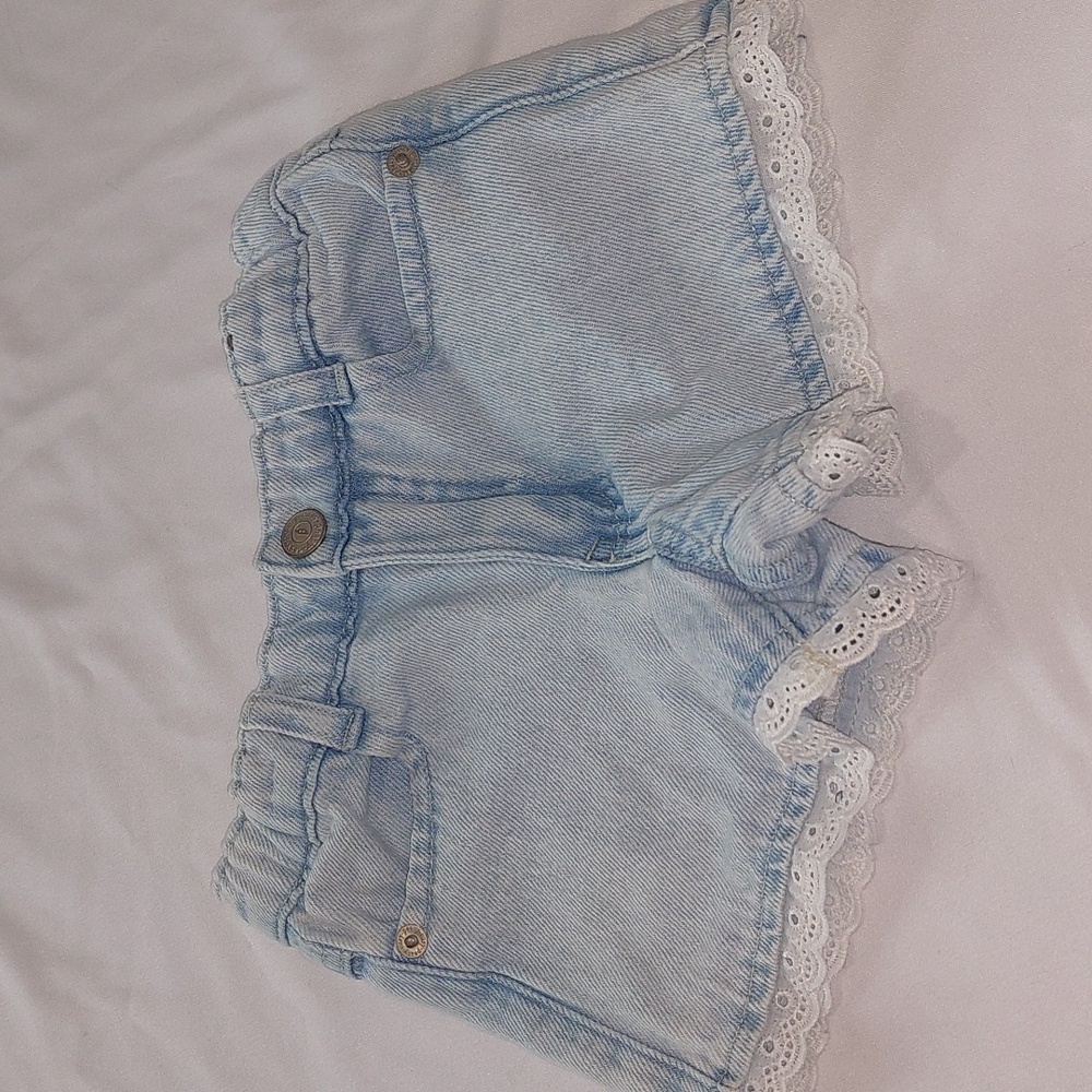 Easy Peasy Light Blue Denim Girls Shorts with Lace Trim.Size 3T .